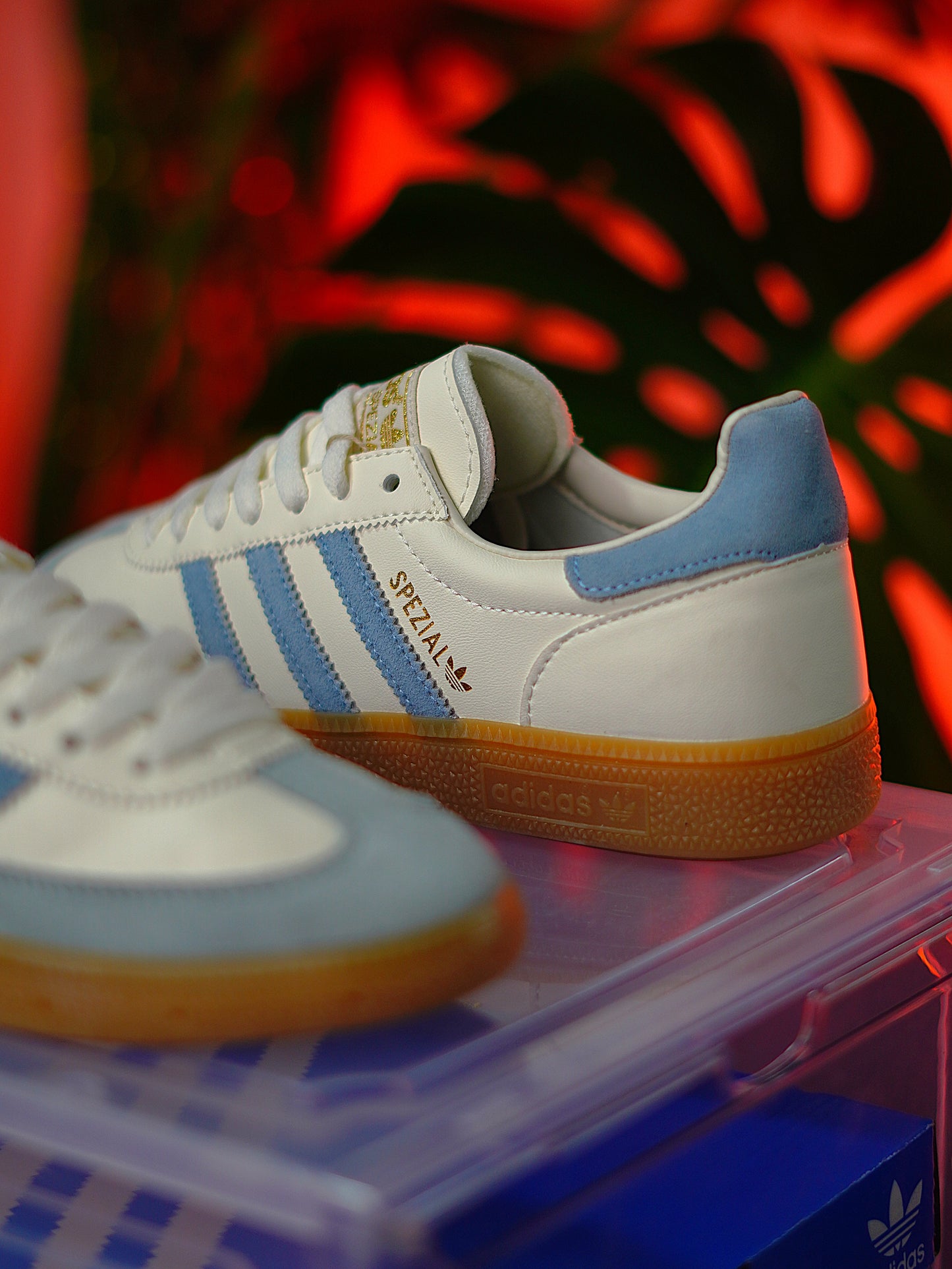 Adidas Handball Spezial / White Light Blue