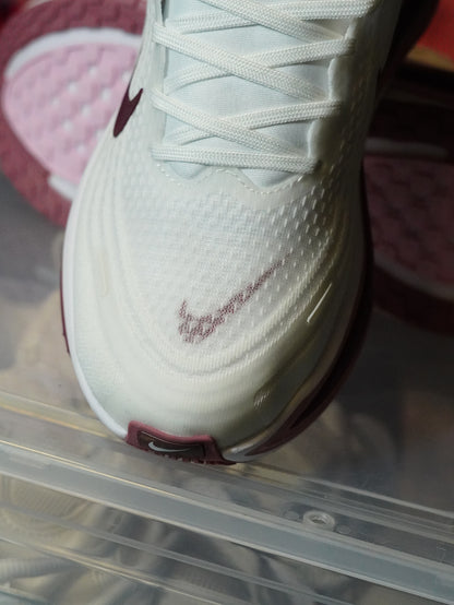 Nike Vomero Plus