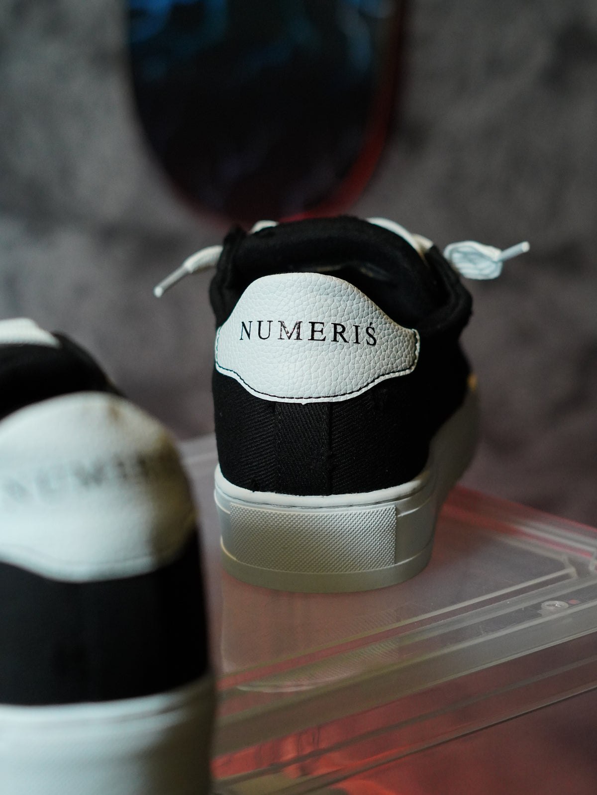 Numeris  color negro y blanco