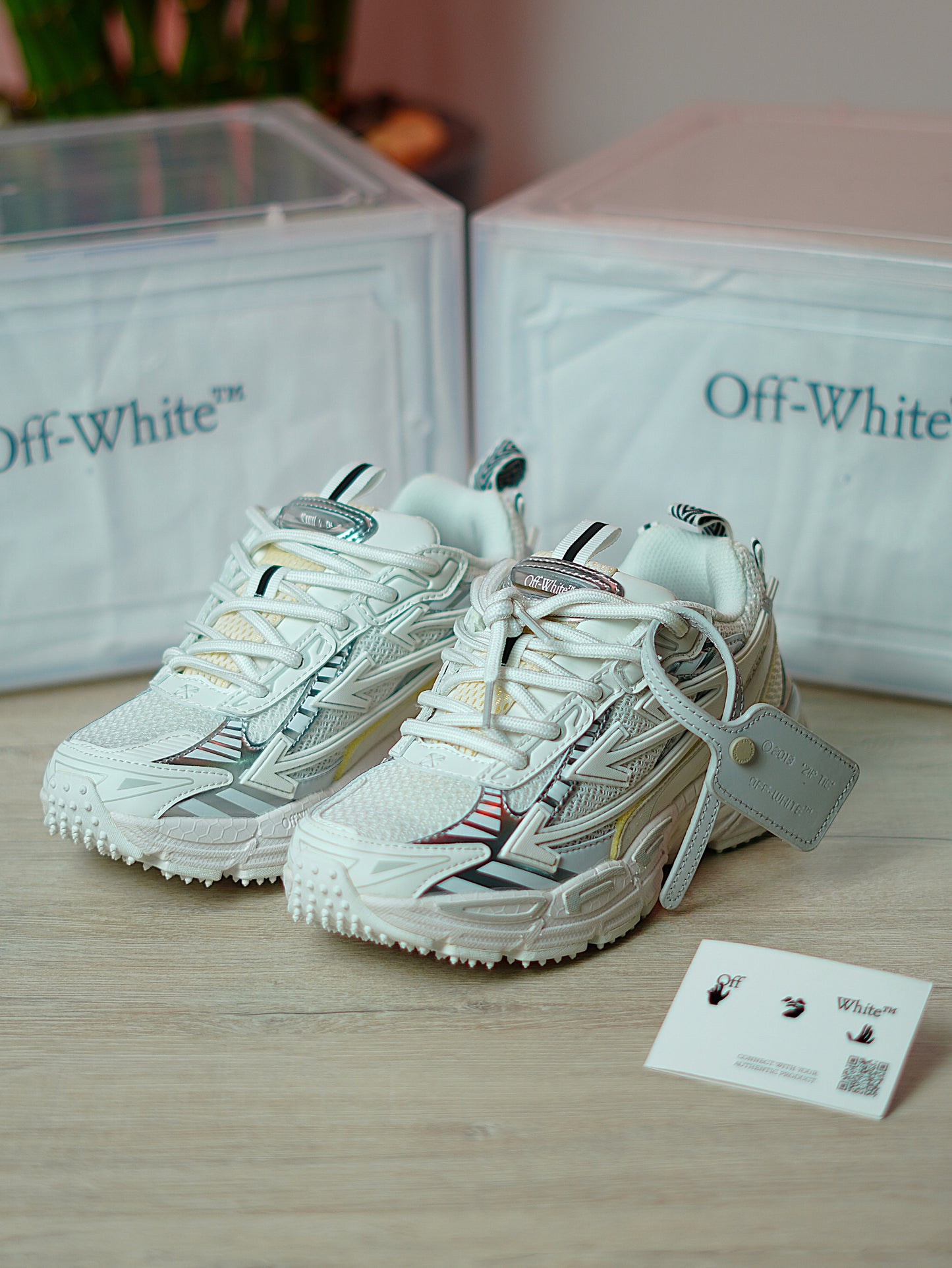 Off White "Ow Be Justo Back"