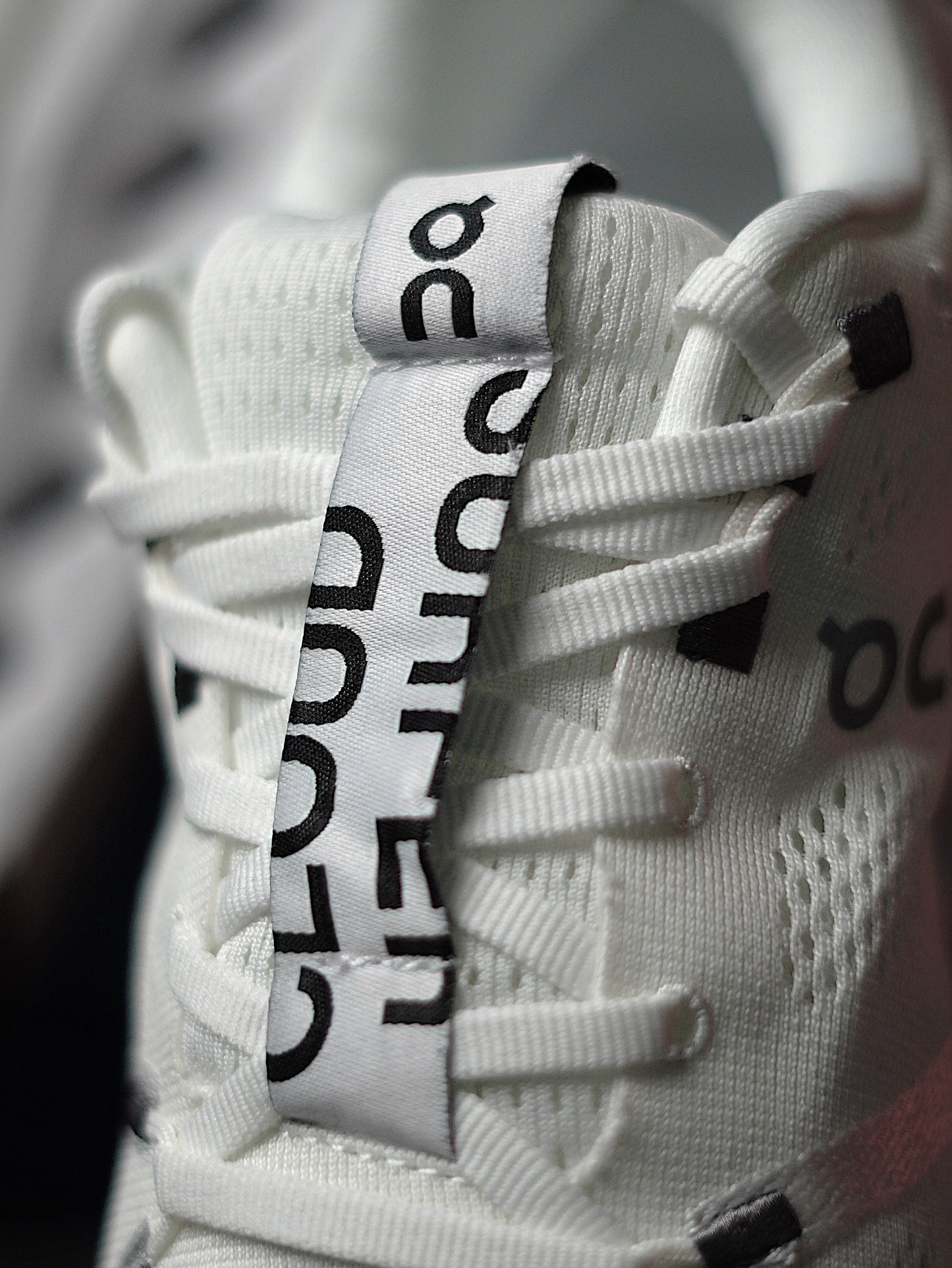 On Running Cloudsurfer / White / Frost