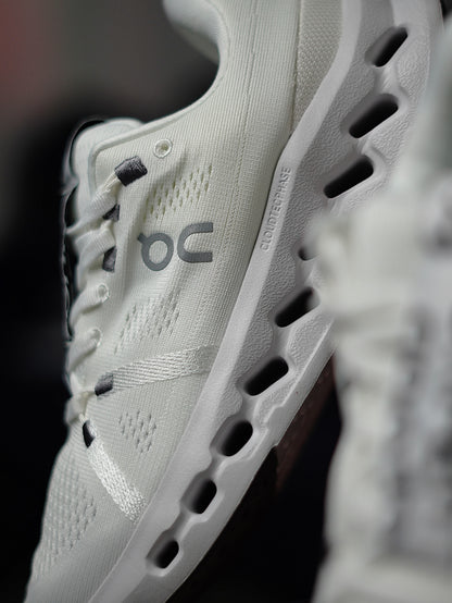 On Running Cloudsurfer / White / Frost