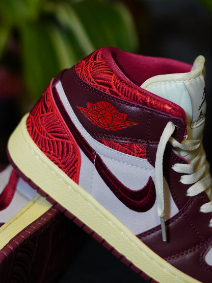 Air Jordan 1 Mid SE "Tiki Leaf" Team Red