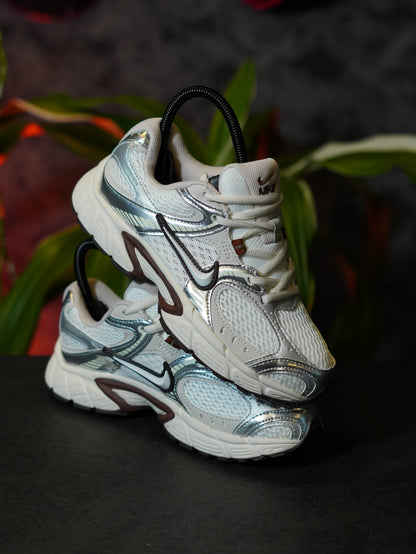 Nike V5 RNR "Sail / Fauna Brown"