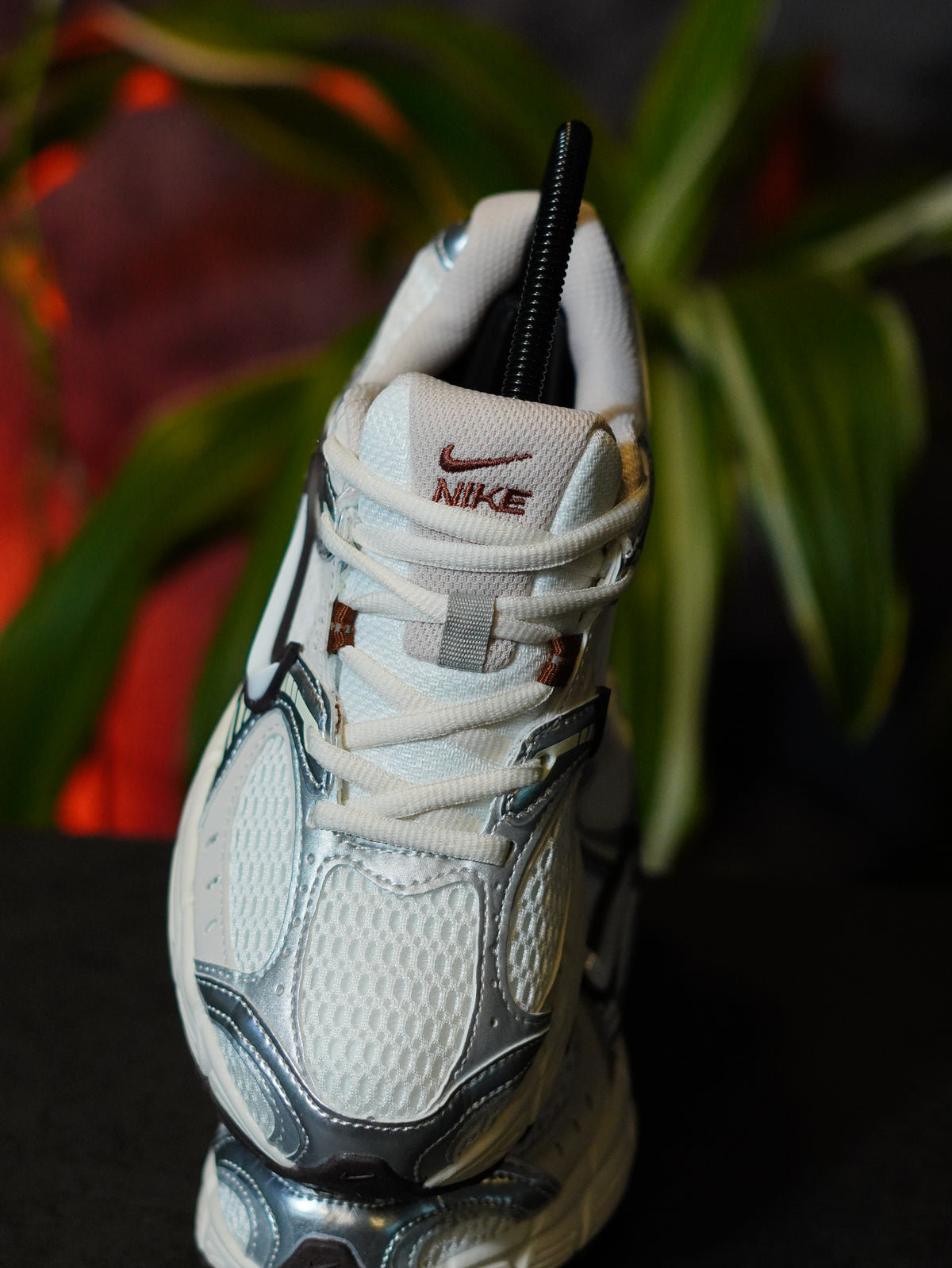 Nike V5 RNR "Sail / Fauna Brown"