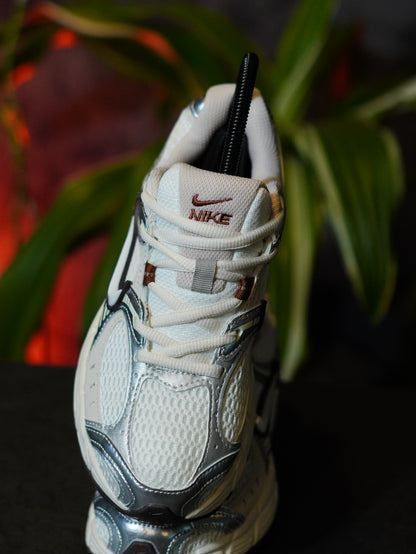 Nike V5 RNR "Sail / Fauna Brown"