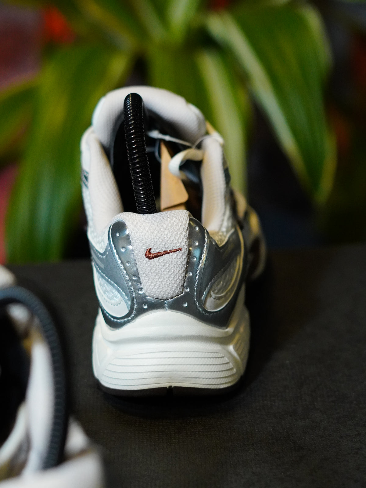 Nike V5 RNR "Sail / Fauna Brown"