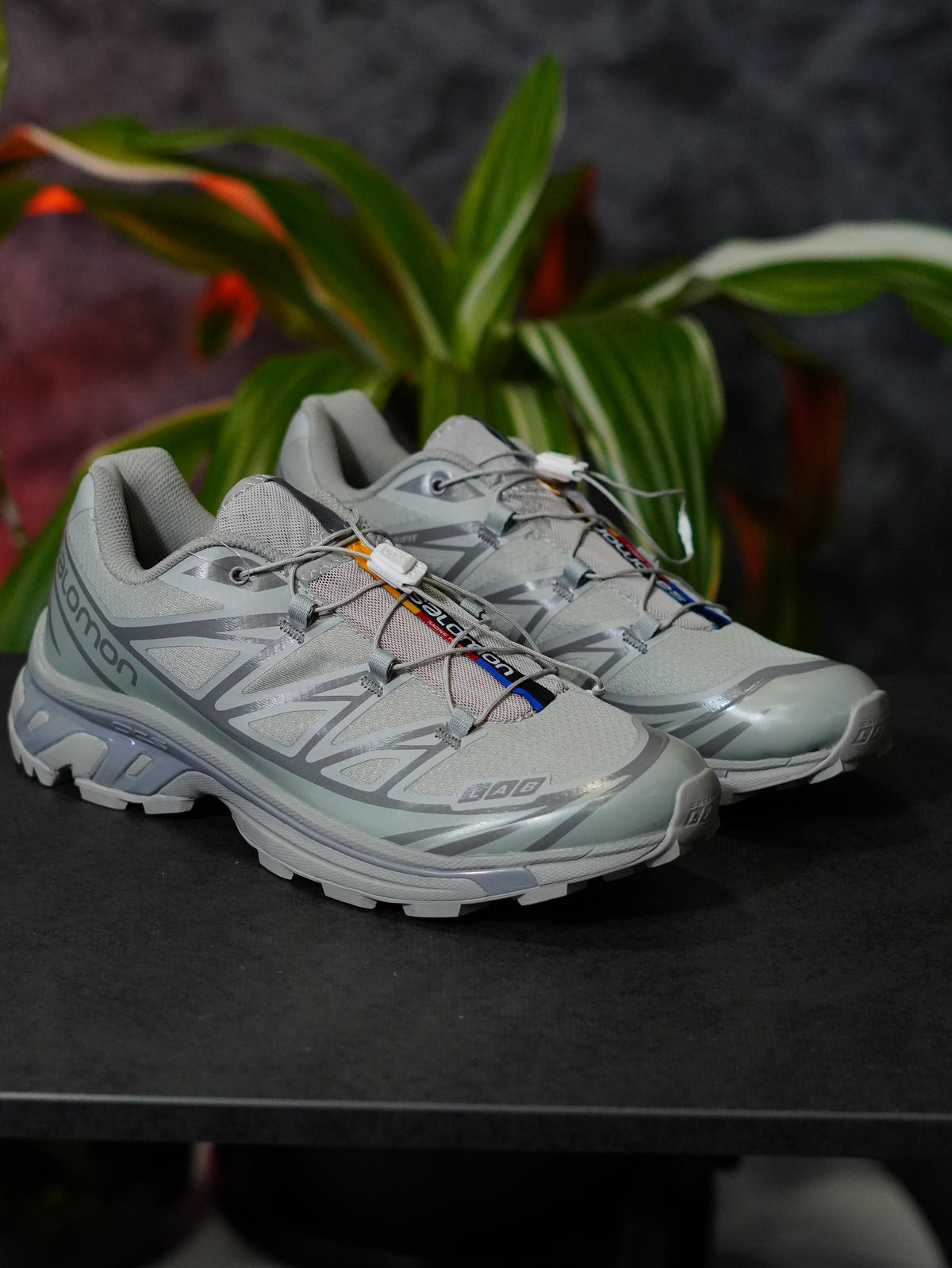 Salomon XT-6 "Ghost Gray".