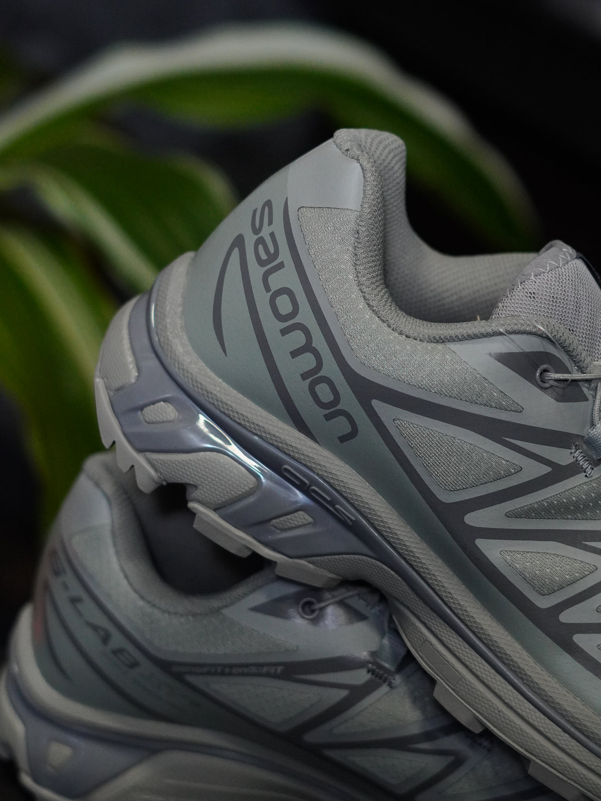 Salomon XT-6 "Ghost Gray".