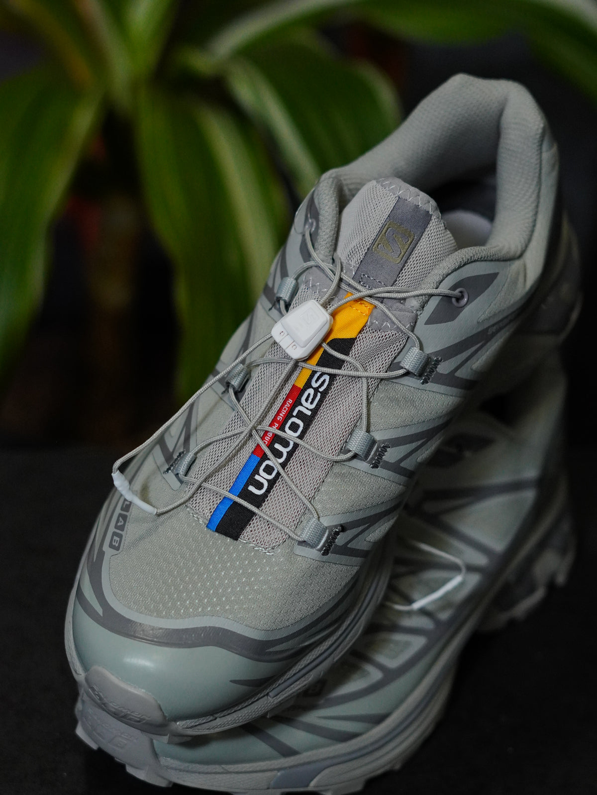 Salomon XT-6 "Ghost Gray".