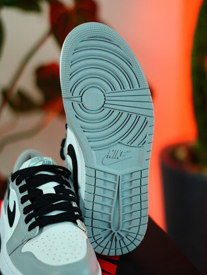 Air Jordan 1 Low OG - Blanco, Gris