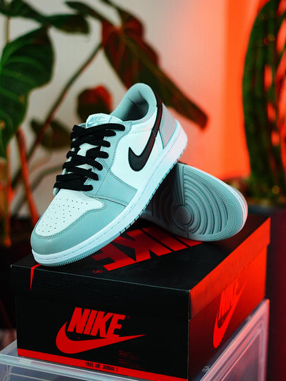 Air Jordan 1 Low OG - Blanco, Gris