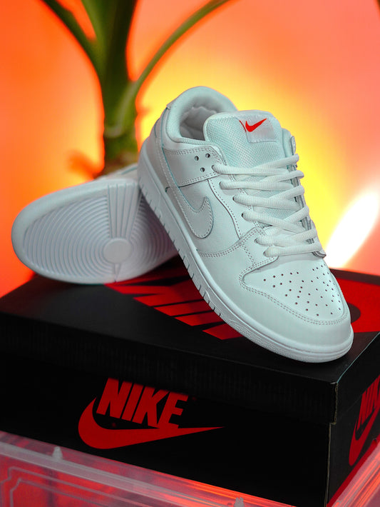 Nike SB Dunk Low Pro Triple White