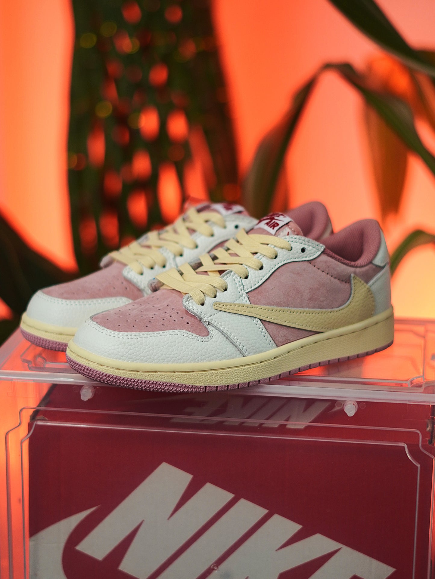 Nike Air Jordan Retro 1 Low Travis Scott - PINK MUSLIN