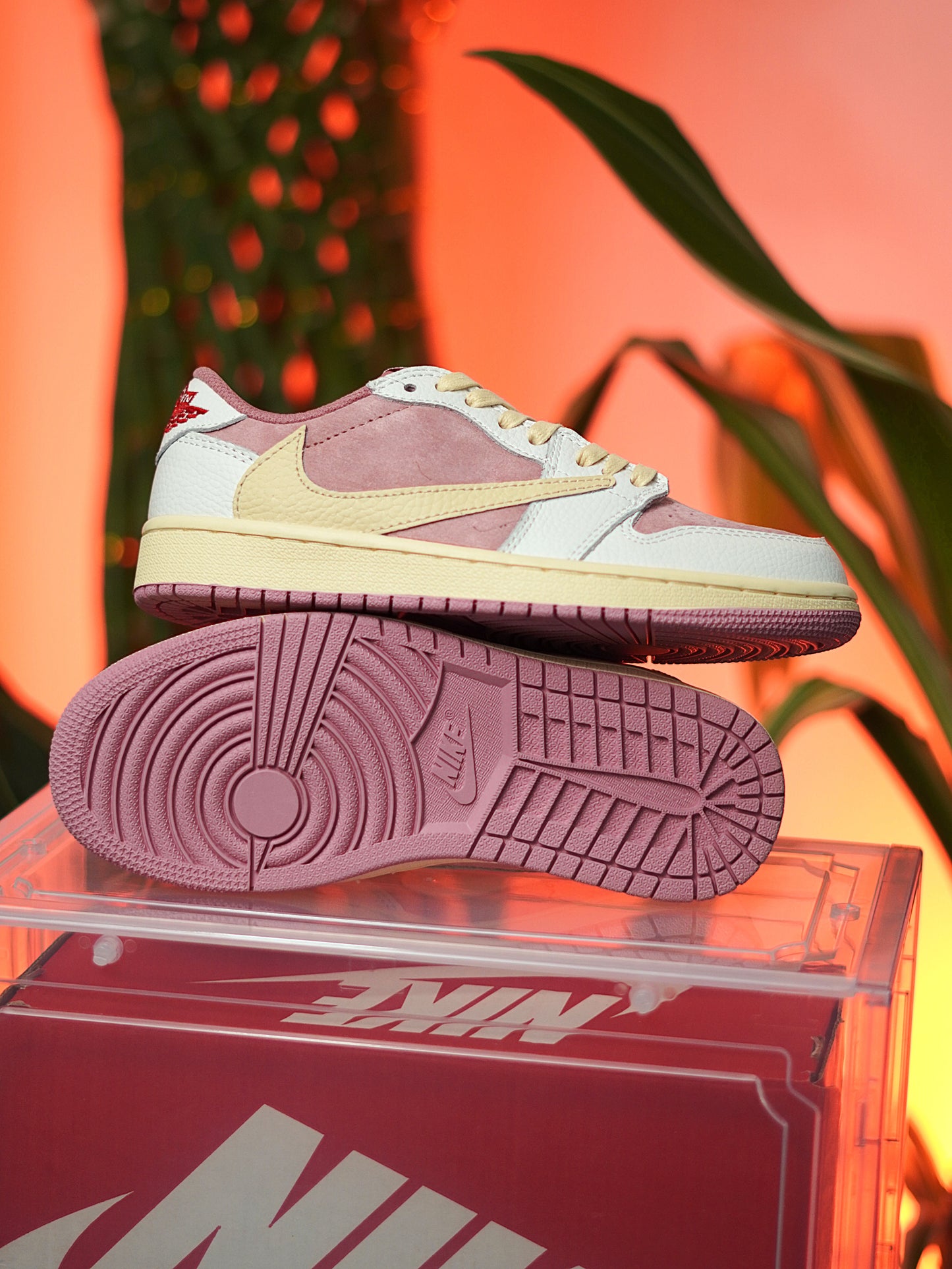 Nike Air Jordan Retro 1 Low Travis Scott - PINK MUSLIN