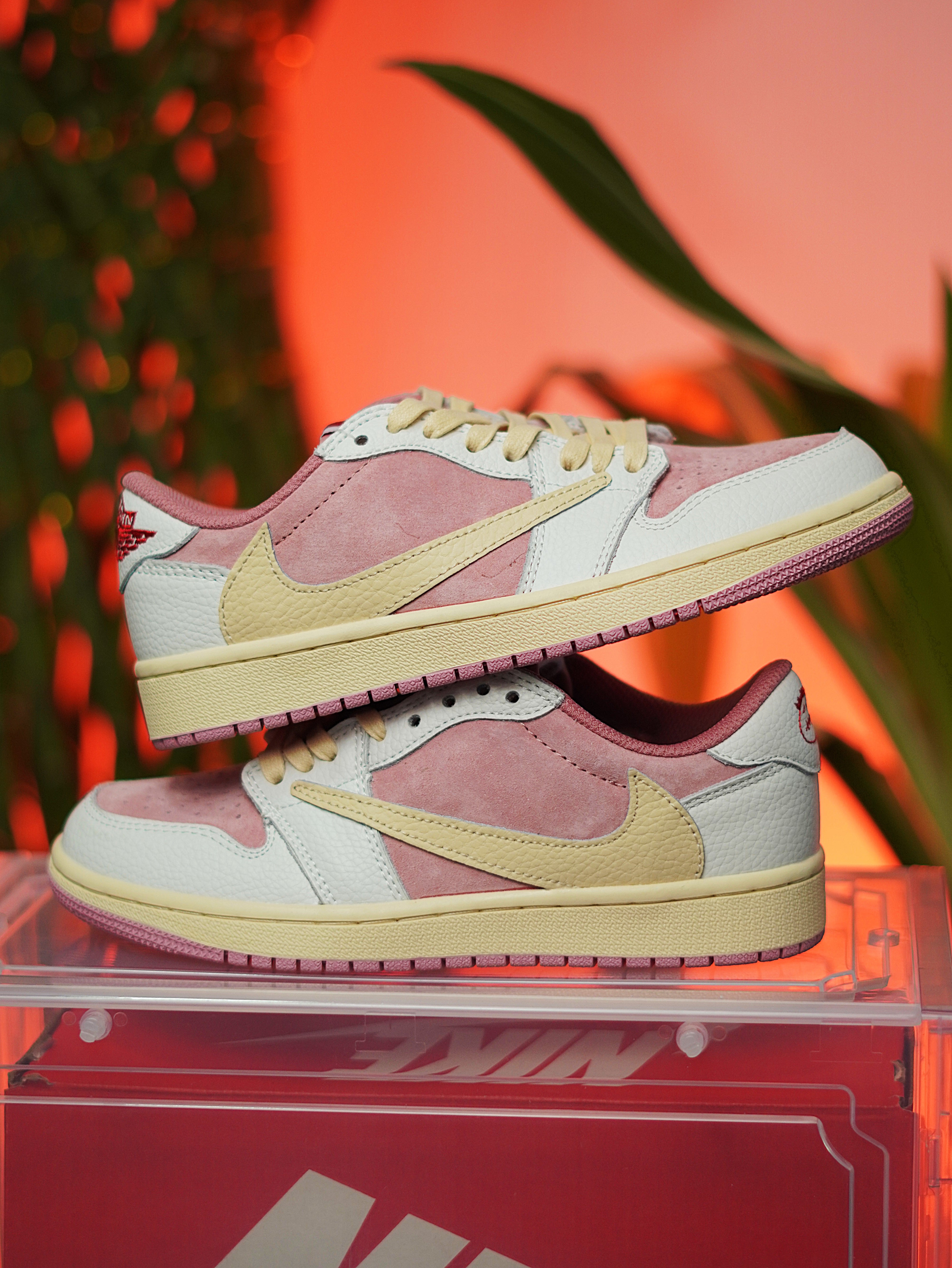 Nike Air Jordan Retro 1 Low Travis Scott PINK MUSLIN SOOULSHOPP