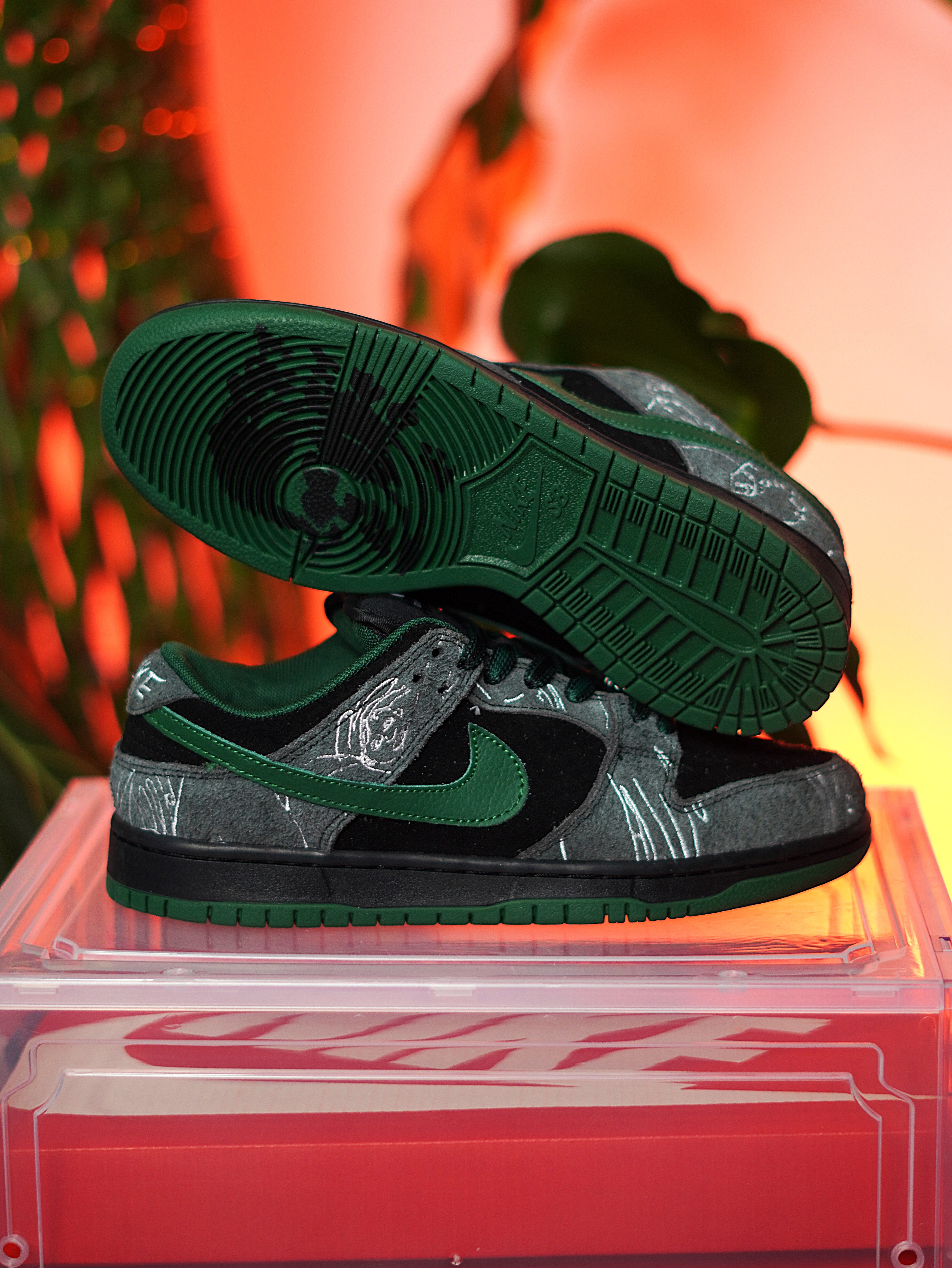 Nike Dunk Low SB Pro THERE Skateboards – SOOULSHOPP
