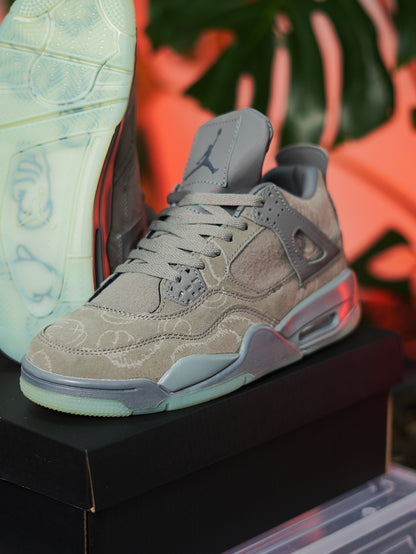Nike Air Jordan Retro 4 Kaws - Gris