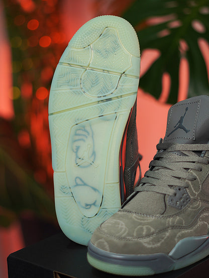 Nike Air Jordan Retro 4 Kaws - Gris