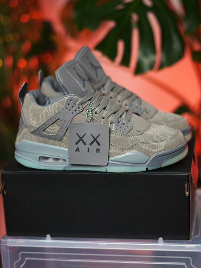 Nike Air Jordan Retro 4 Kaws - Gris