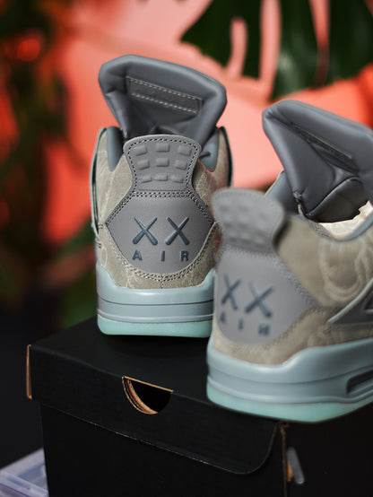 Nike Air Jordan Retro 4 Kaws - Gris