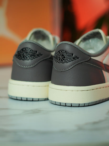 Air Jordan Retro 1 Low OG - Atmosphere Grey