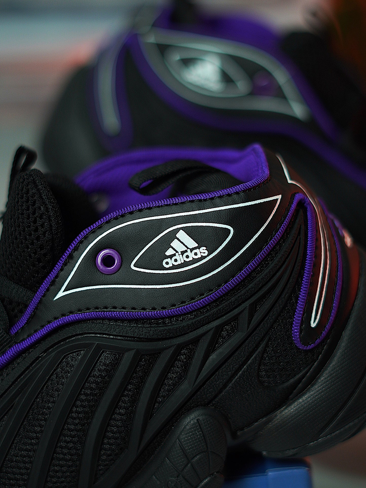 Adidas Intimidation - Negra/Morada