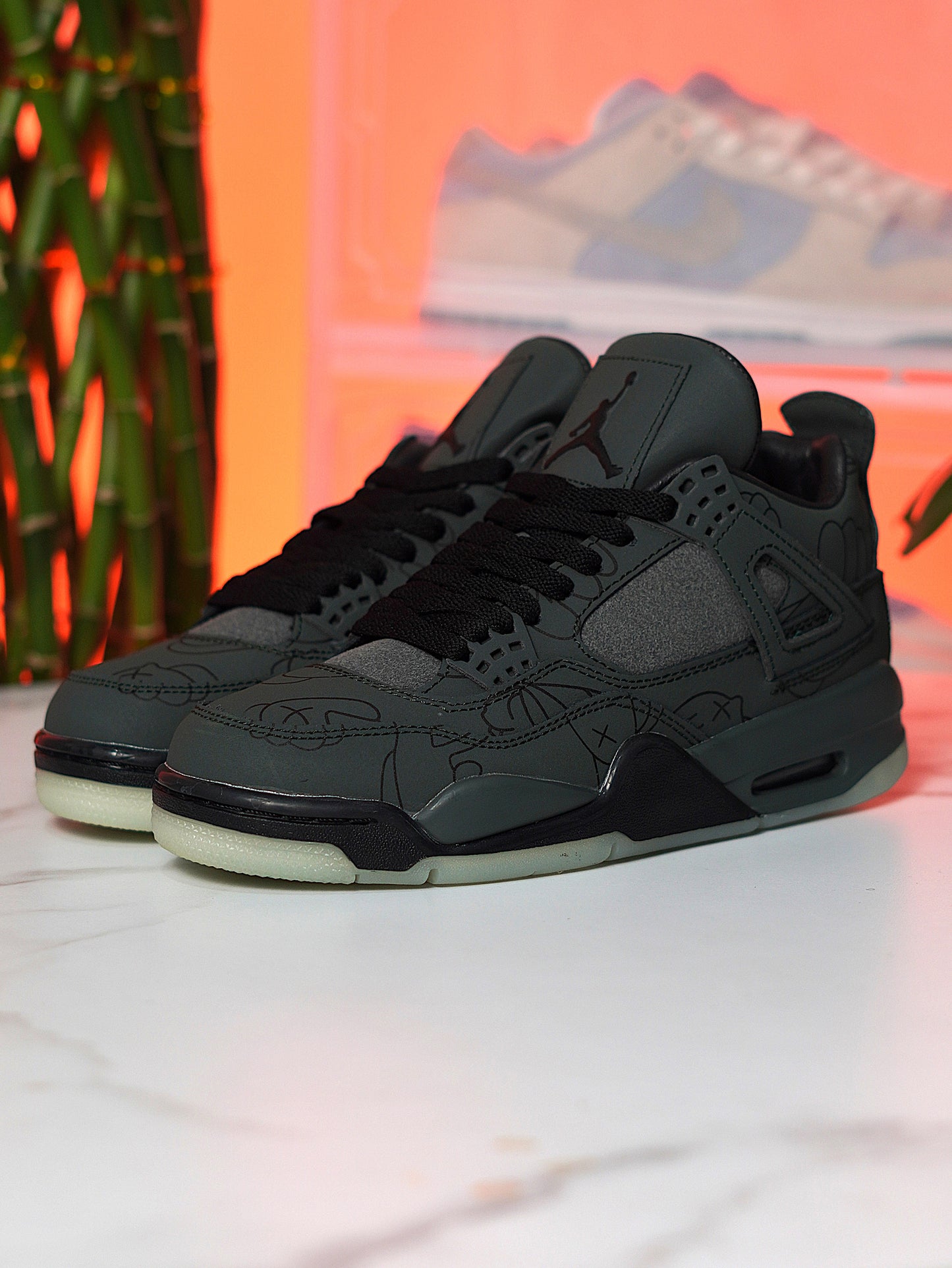 Nike Air Jordan Retro 4 x Kaws - Verde