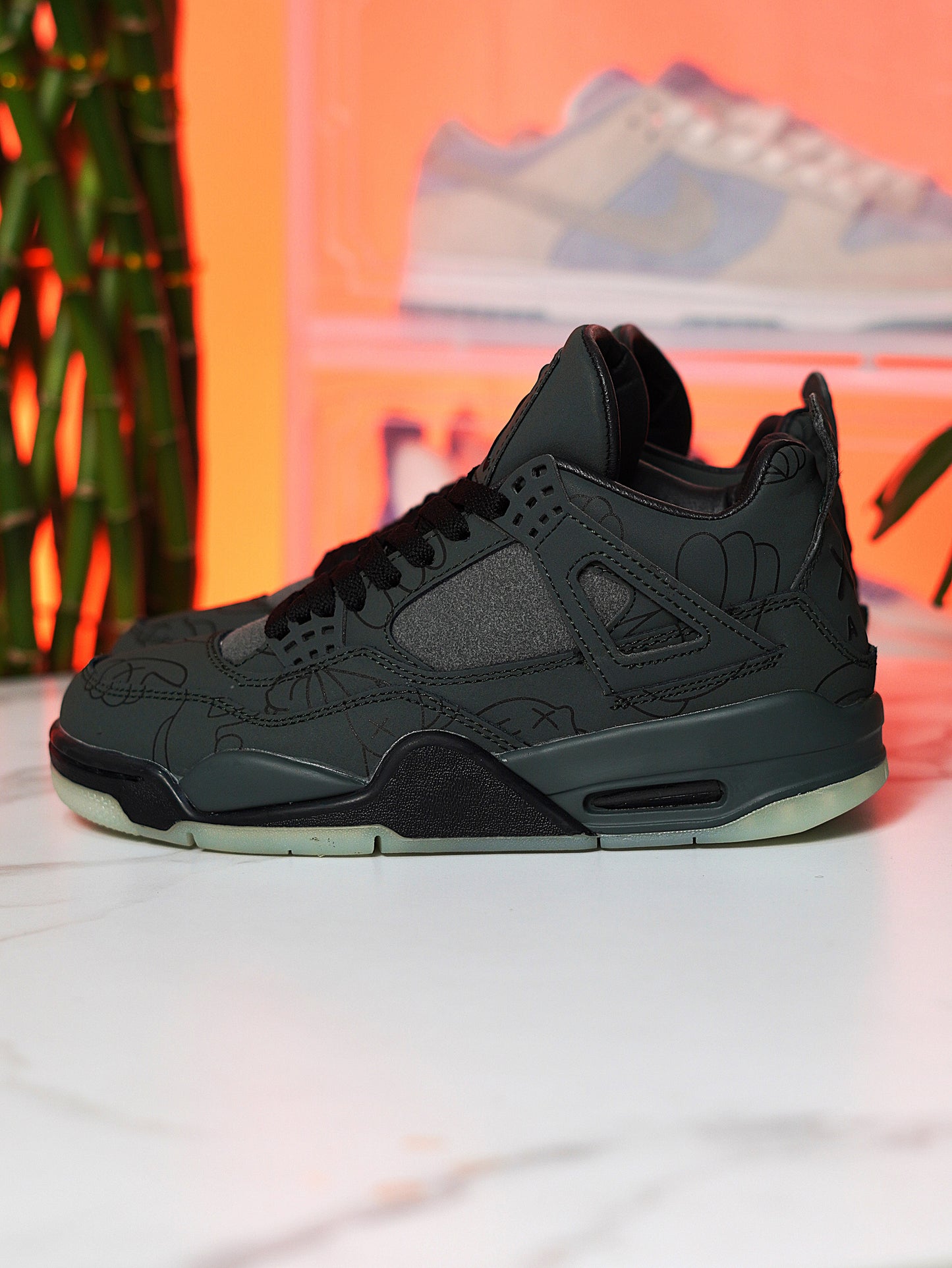 Nike Air Jordan Retro 4 x Kaws - Verde