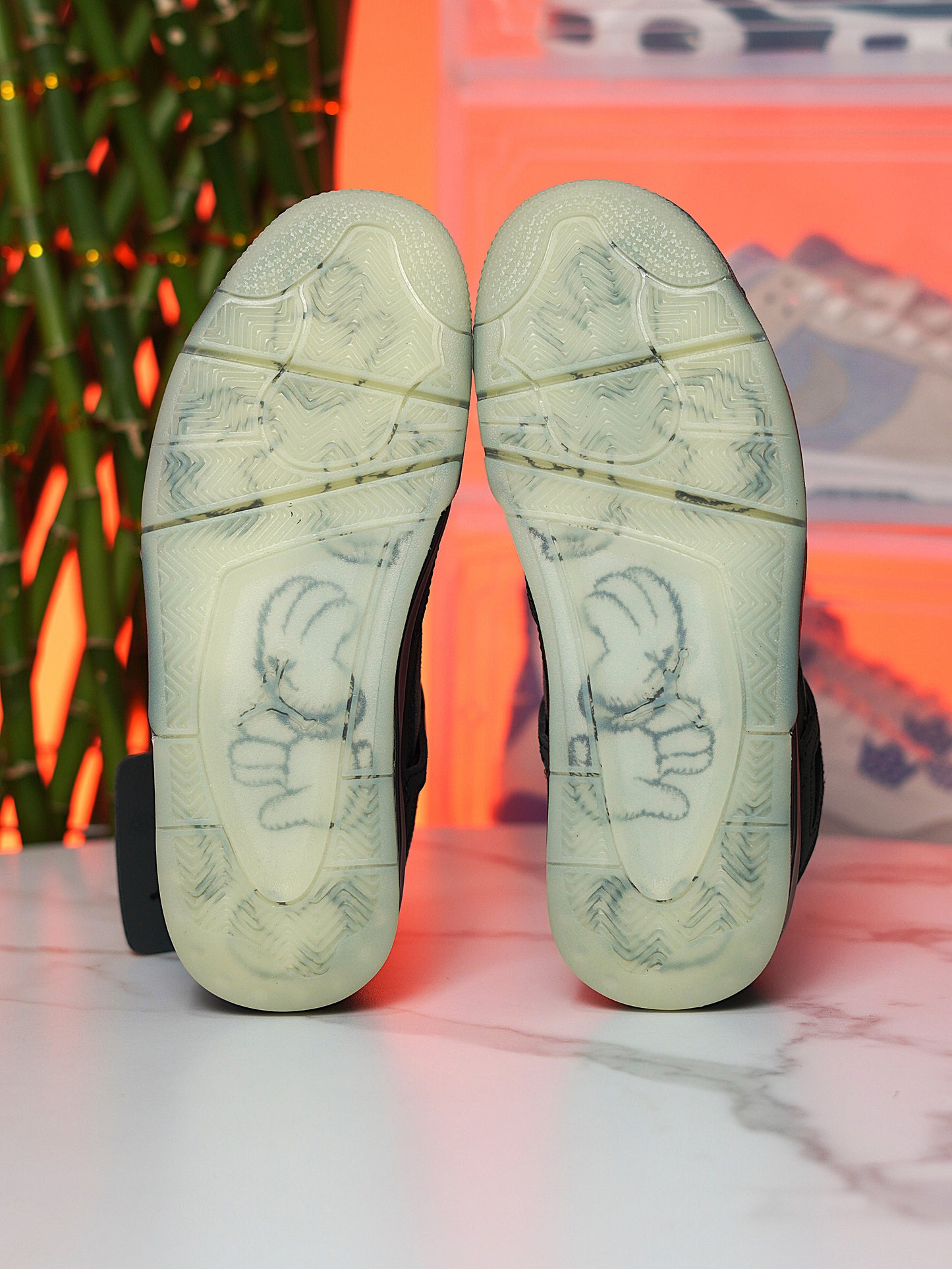 Nike Air Jordan Retro 4 x Kaws - Verde