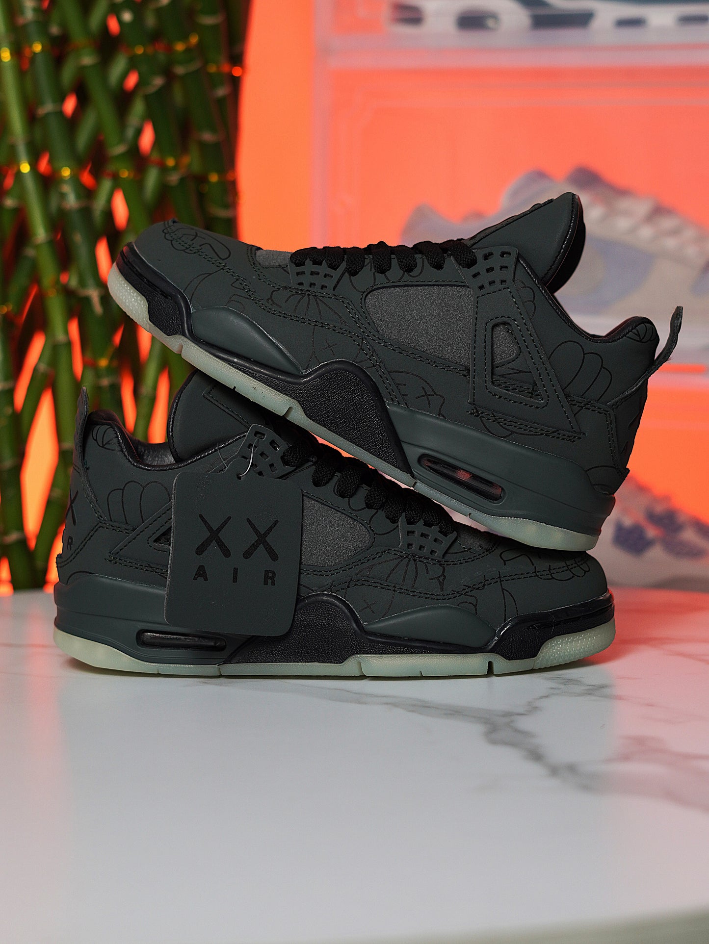 Nike Air Jordan Retro 4 x Kaws - Verde