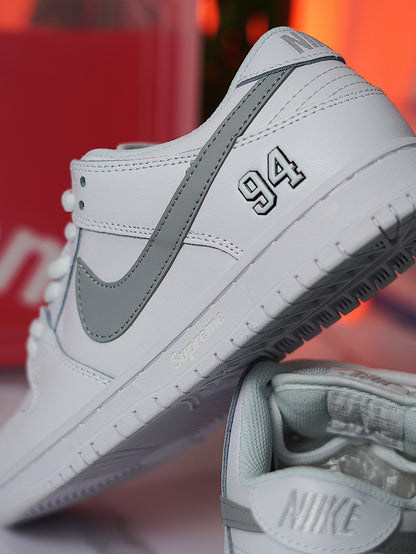 Nike SB Dunk Low x Supreme - Blanco