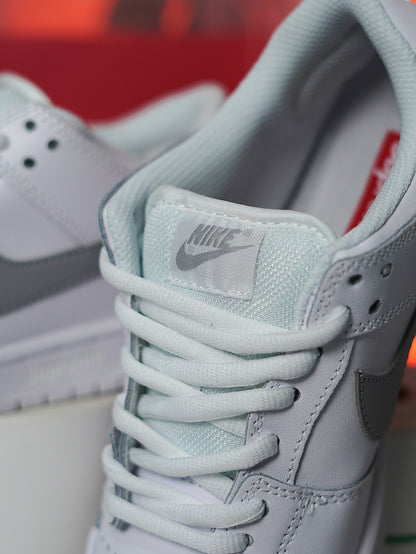 Nike SB Dunk Low x Supreme - Blanco
