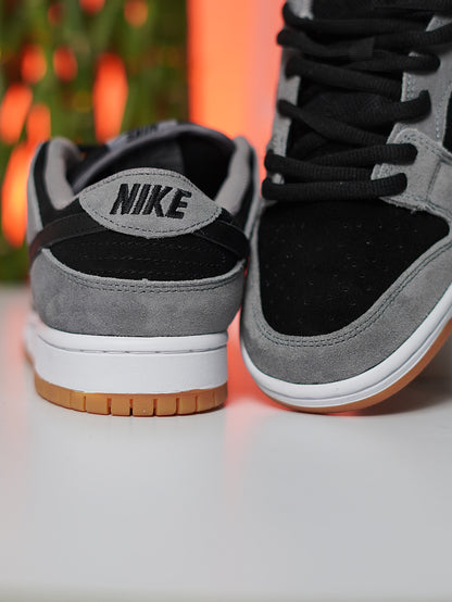 Nike SB Dunk Low "Dark Smoke" - Gris