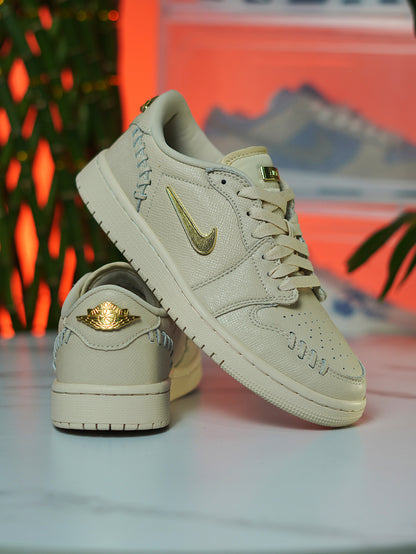 Nike Air Jordan 1 Low Method of Make Legend - Beige