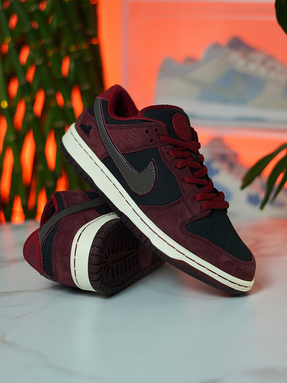 Nike SB Dunk Low "Riot Skateshop"