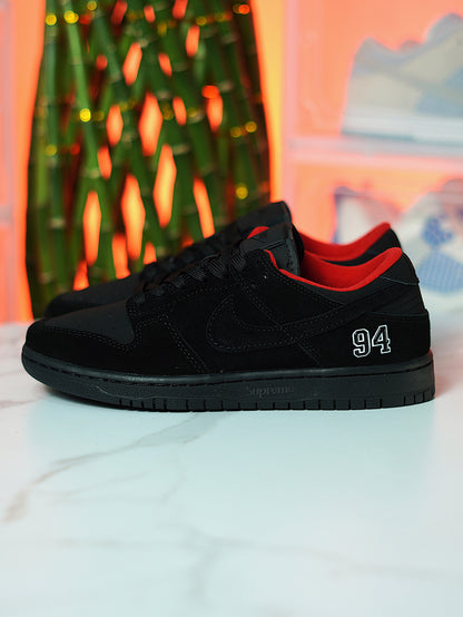Nike SB Dunk Low x Supreme - Negro
