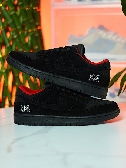 Nike SB Dunk Low x Supreme - Negro