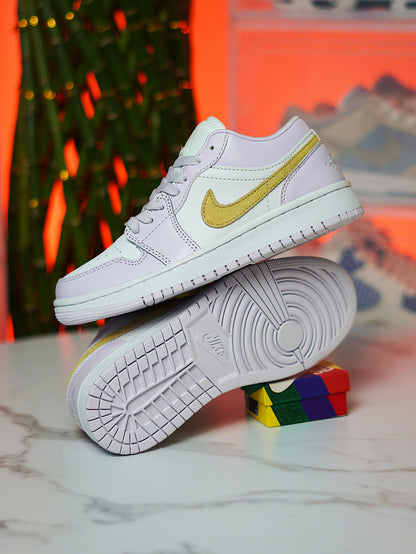 Nike Air Jordan 1 Low - Lila