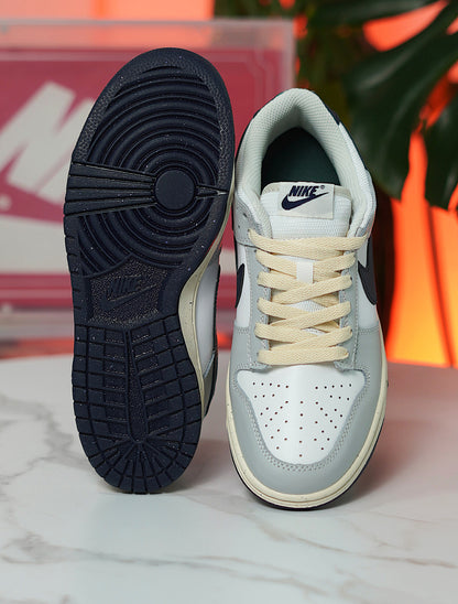 Nike Dunk Low "Smoke Grey"
