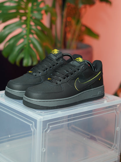 Nike Air force one "Black University Gold"