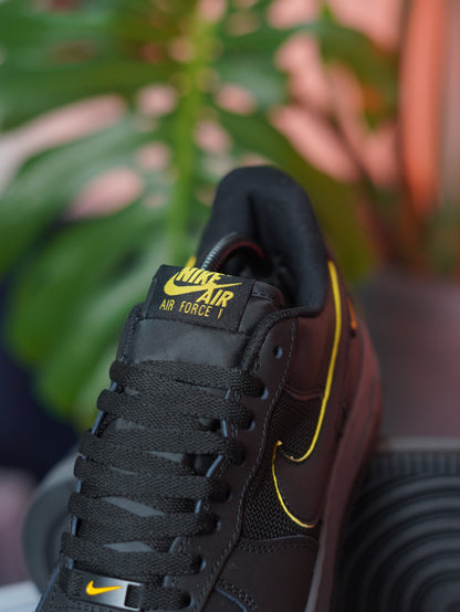 Nike Air force one "Black University Gold"