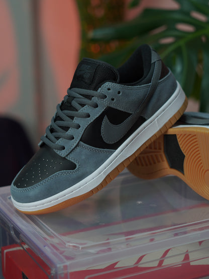 Nike SB Dunk Low - Gris humo oscuro