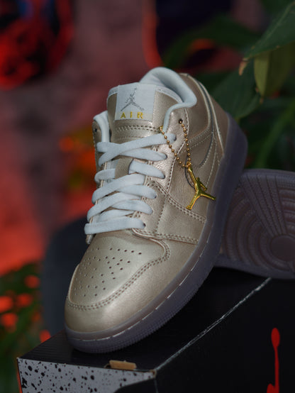 Air Jordan 1 Low - Metallic Zing
