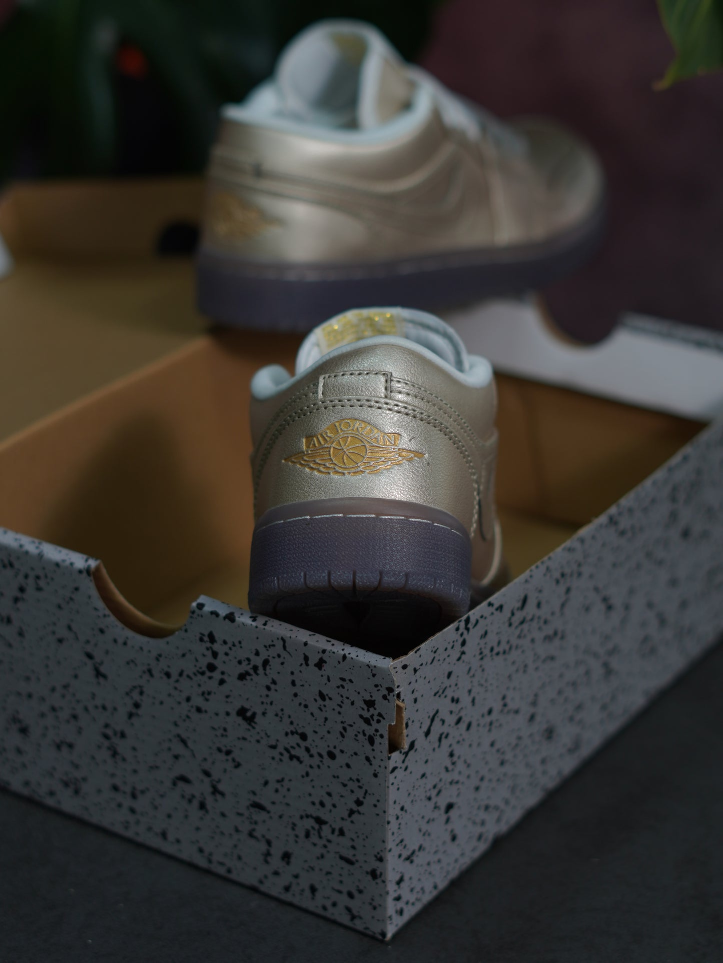 Air Jordan 1 Low - Metallic Zing
