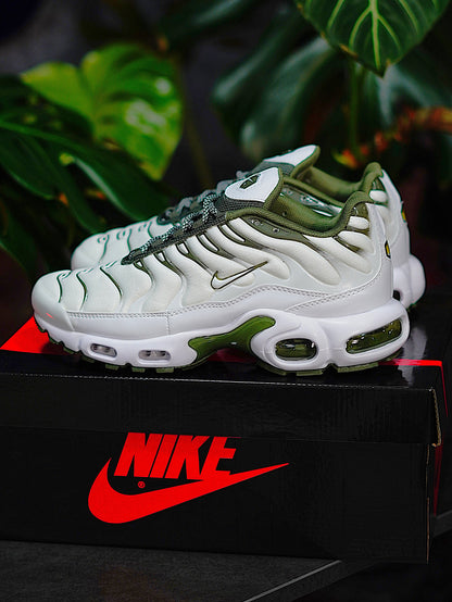 Nike Air Max TN Plus - Blanca, Verde
