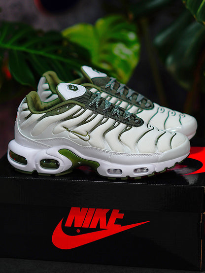 Nike Air Max TN Plus - Blanca, Verde