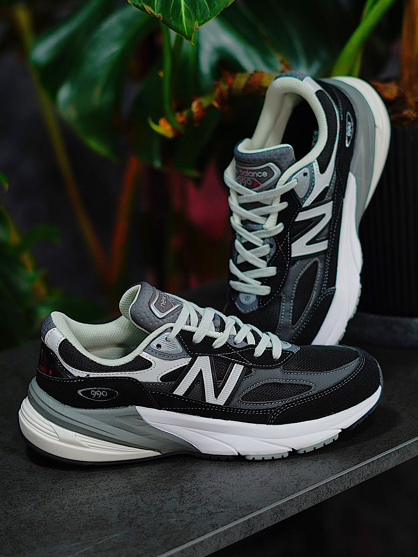 New Balance 990 V6 Miusa - Negro, Gris, Blanco