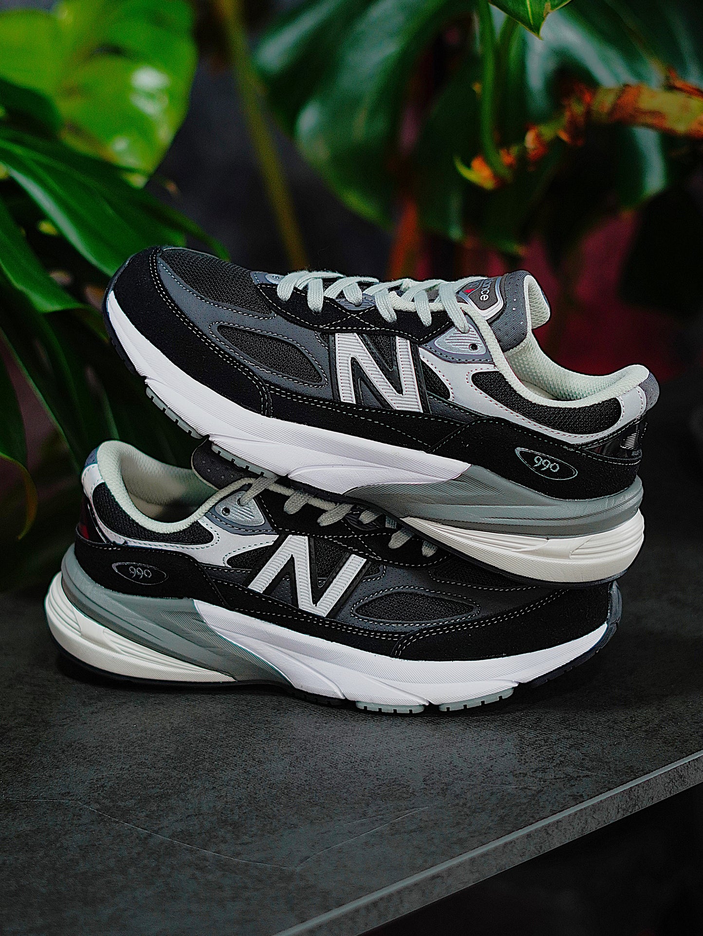 New Balance 990 V6 Miusa - Negro, Gris, Blanco