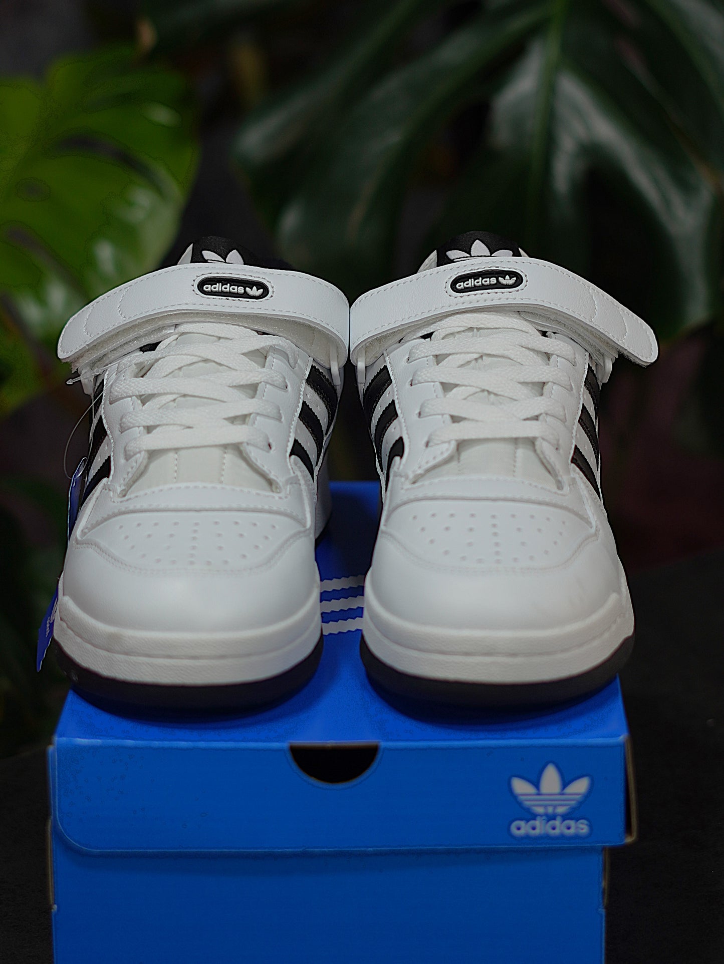 Adidas Forum - Blanca, Negra